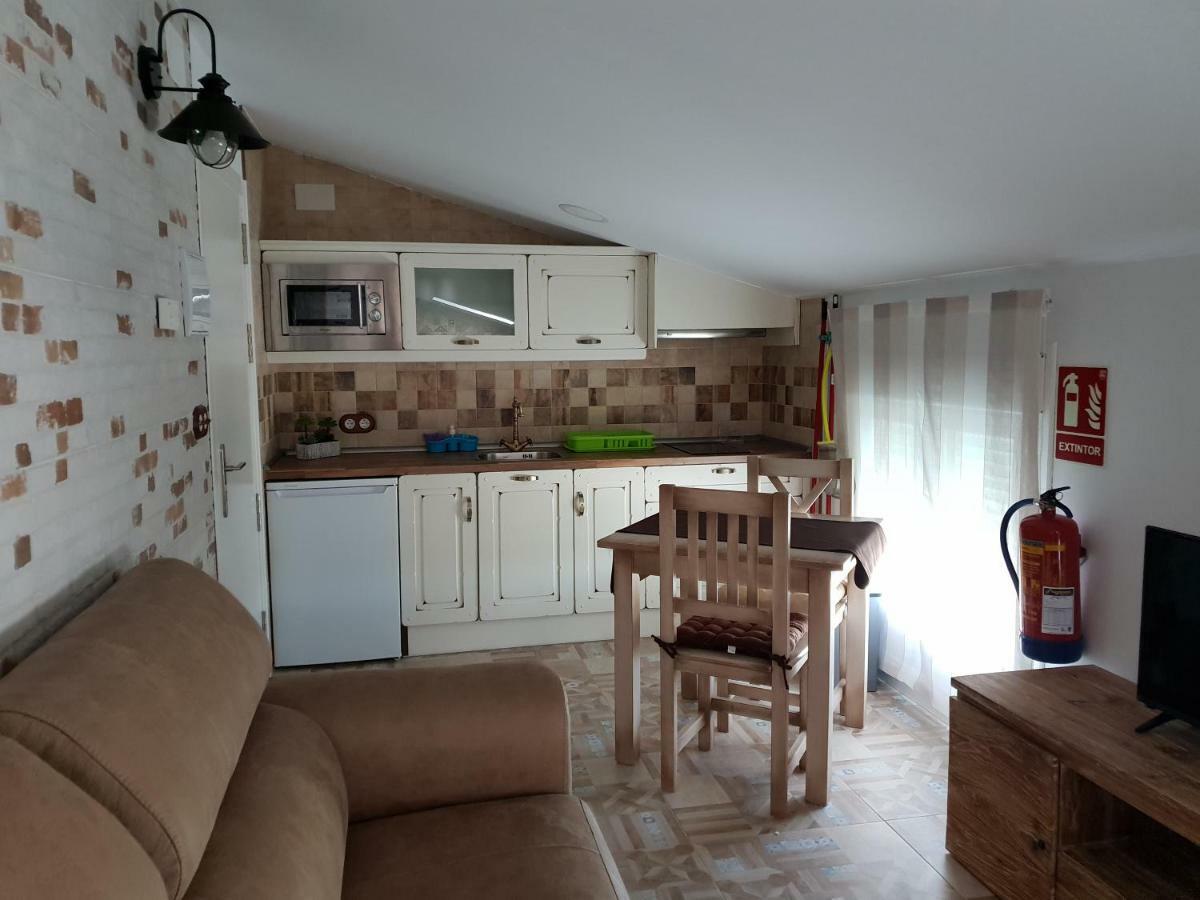 Carboneras de Guadazaón Apartamentos Hostal Cabanas מראה חיצוני תמונה