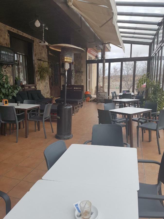 Carboneras de Guadazaón Apartamentos Hostal Cabanas מראה חיצוני תמונה